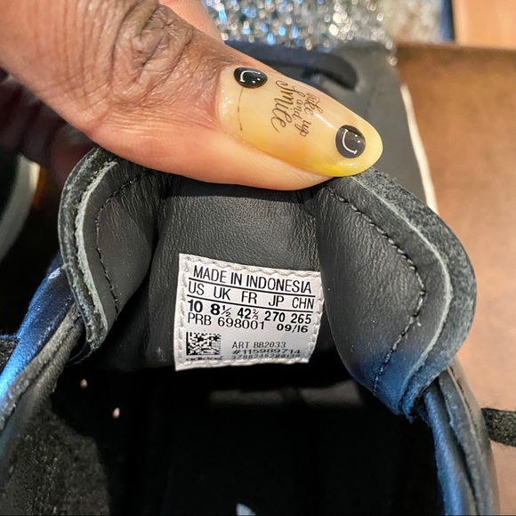 ADIDAS SHOES - Picture 4 of 4